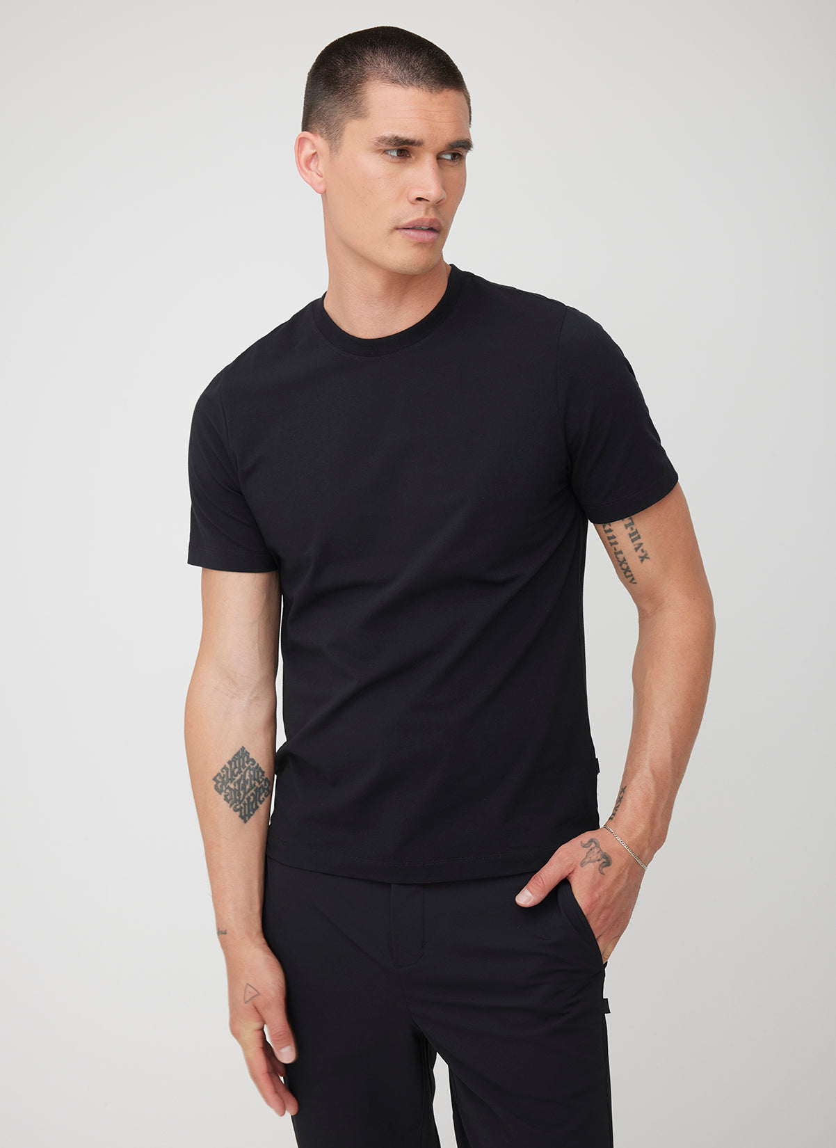 Stanton Short Sleeve Crew Tee ?? | M || Black