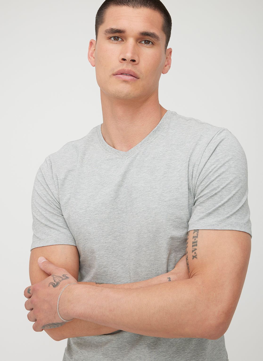 Stanton Short Sleeve V-Neck Tee ?? | M || Light Grey Melange