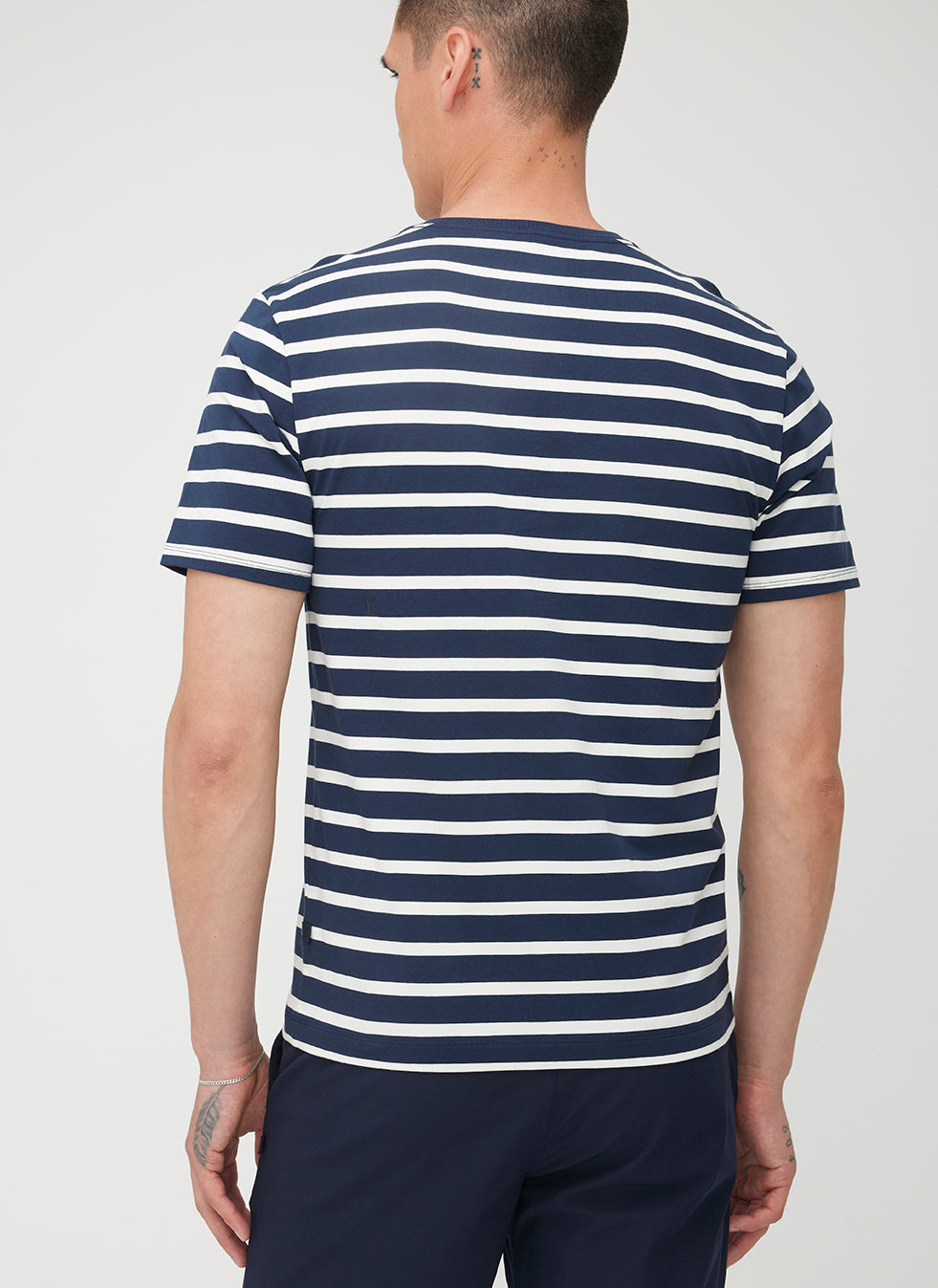 Stanton Short Sleeve V-Neck Tee ?? | M || Navy/Natural